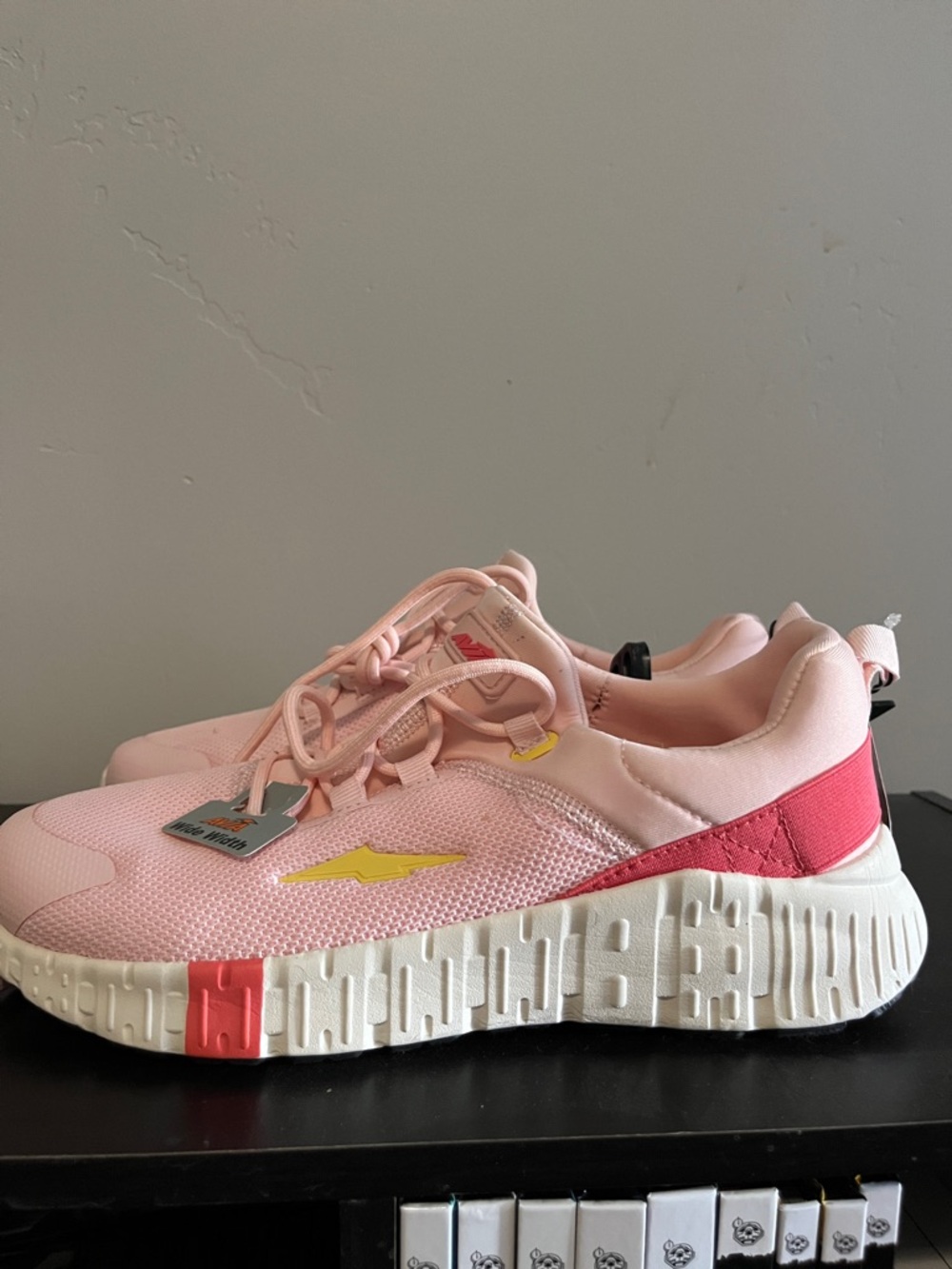 Avia Pink Breathable Lace-Up Sneakers Wide 9.5 - Picture 3 of 6